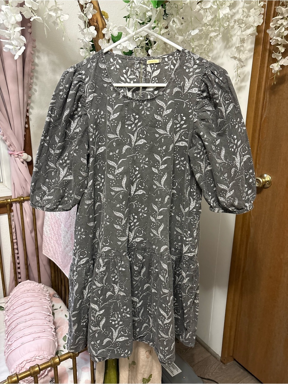 Matta Gray Floral Puff-Sleeve Dress